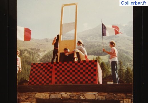 zinal été 1976 14 juillet (11153 visits) 14 juillet dans la station,guillotine swiss made zinal été 1976 14 juillet