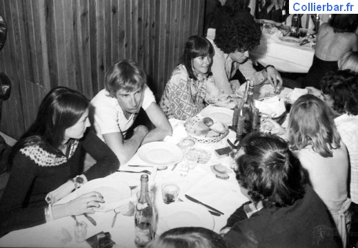 Superbagnère hiver75/76 (2199 visits) groupe de moniteurs déguisés Superbagnère hiver75/76