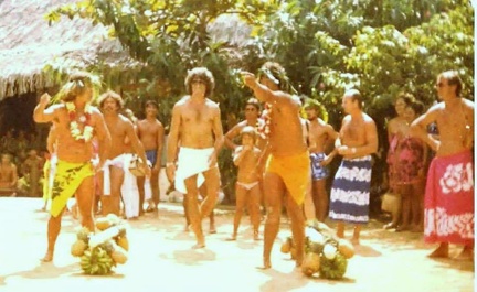 Départ course de la banane  Moorea 1981 (Philippe Raison CDV) 