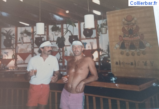 Hurgada Magawish 1986 Branco chef de Bar et Édouard second matos. (594 visits)
Branco chef de Bar et Édouard second matos.
Hurgada Magawish 1986 Branco chef de Bar et Édouard second matos.