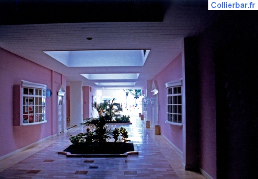 SLU-Hotel1 (7670 visits) Les couloirs de l’hôtel
Sainte Lucie 1987 SLU-Hotel1