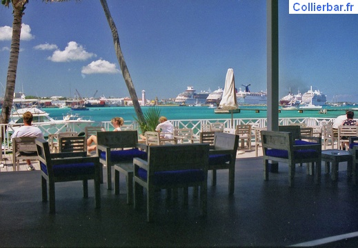 Vue Nassau depuis le bar (7259 visits, rating score 4.14) Depuis le bar, une jolie vue sur Nassau avec ces gros bateau Vue Nassau depuis le bar