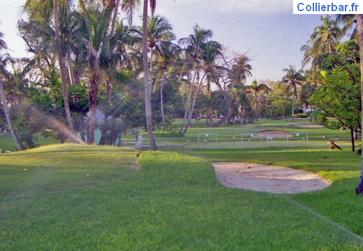 Pratice de golf (7263 visits, rating score 4.23) Le practice de golf
Paradise Island Eté 2000 Pratice de golf