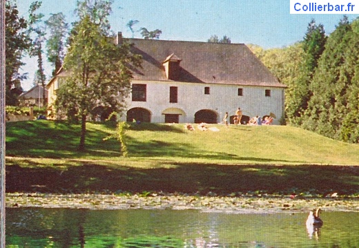 pavillon (6464 visits) une des dépendances du château des Rotoirs au bord des étangs pavillon