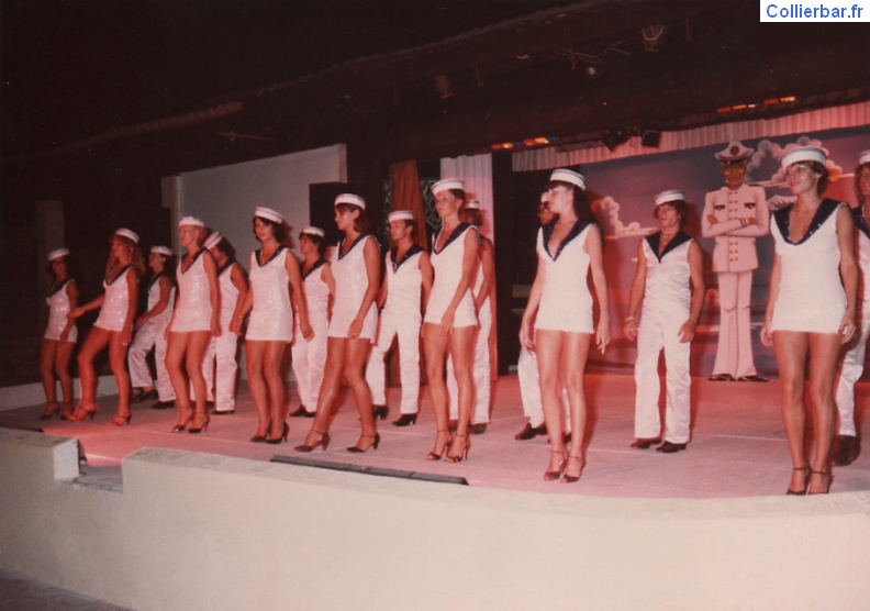 Spectacle_Cabaret_Porto Petro_1980.jpg