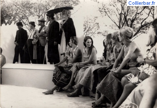 Caprera 1968 (4805 visits) Una presentazione dell'equipe chasse travestiti da clochard Caprera 1968