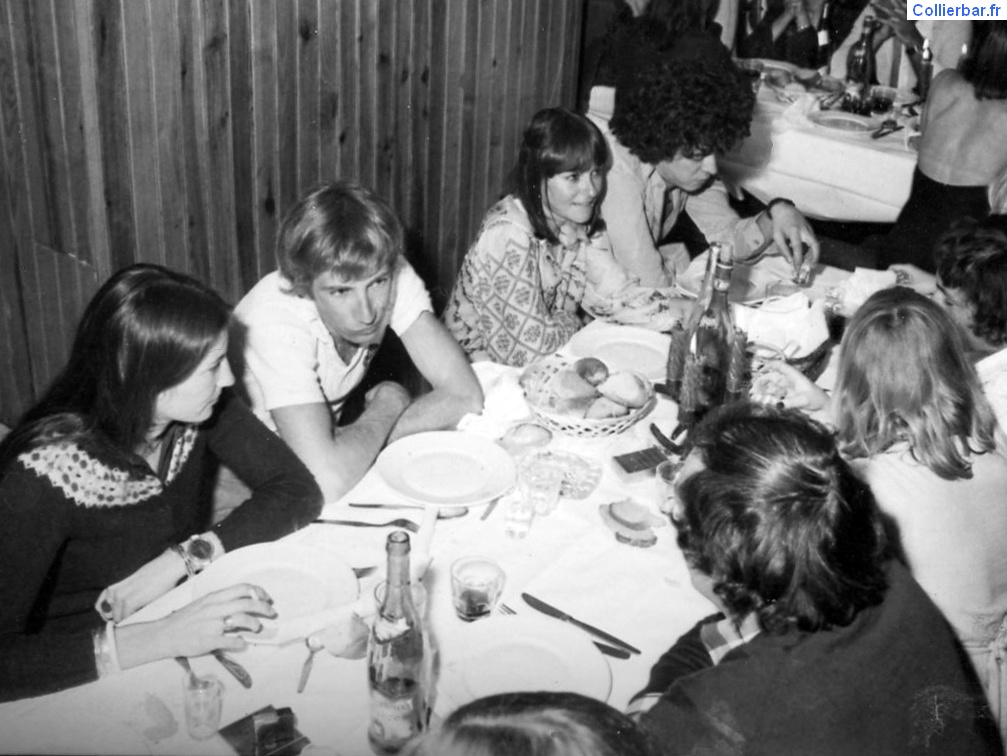 Superbagnère hiver75/76 (1984 visits) groupe de moniteurs déguisés Superbagnère hiver75/76