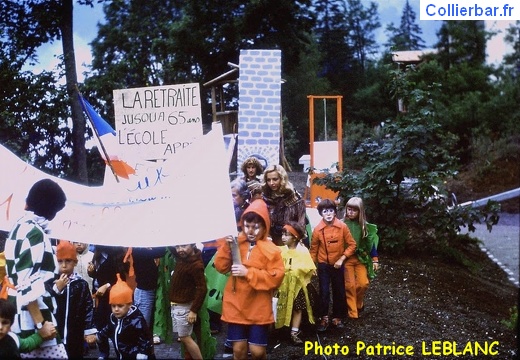 1977-07 CM Wengen 09 (1598 visits) Défilé mini club 14 juillet 1977 1977-07 CM Wengen 09