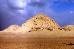 Guizeh - vers Sakkara petites pyramides de reines