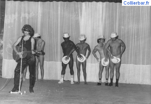 Les chapeaux (3141 visits) nouvel an 1981 a Djerba la douce Les chapeaux