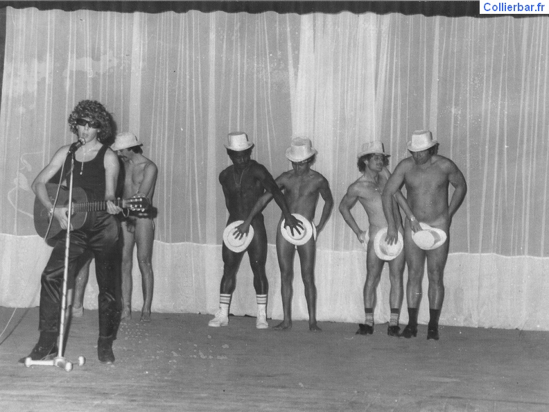 Les chapeaux (3134 visits) nouvel an 1981 a Djerba la douce Les chapeaux