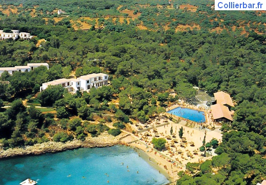 plage bar porto petro (1233 visits) Vue aérienne sur le centre du village plage bar porto petro