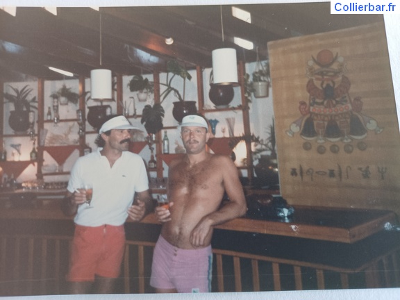 Hurgada Magawish 1986 Branco chef de Bar et Édouard second matos. (589 visits)
Branco chef de Bar et Édouard second matos.
Hurgada Magawish 1986 Branco chef de Bar et Édouard second matos.