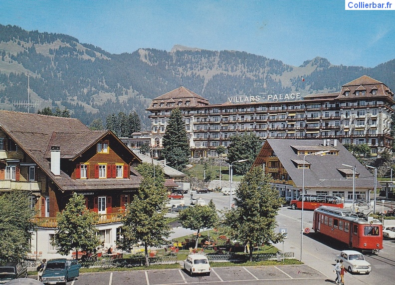 Vue sur le Villars Palace et la gare.jpg