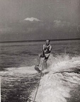 Baratti, le mono d'époque!! (6464 visits) Club Méditerranée Golfo di Baratti années 50 ski nautique avec Marcel Contal Baratti, le mono d'époque!!