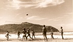 Baratti, volley (7316 visits) Golfo di Baratti Volley ball sur la plage Club Méditerranée années 1950 Baratti, volley